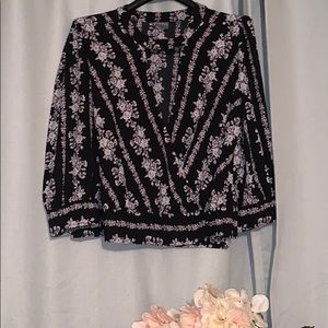 SOHO New York & Co floral blouse